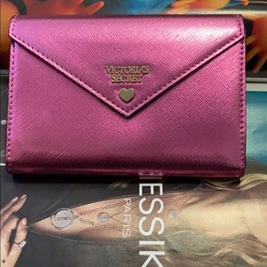 🎀Victoria Secret color Pink wallet